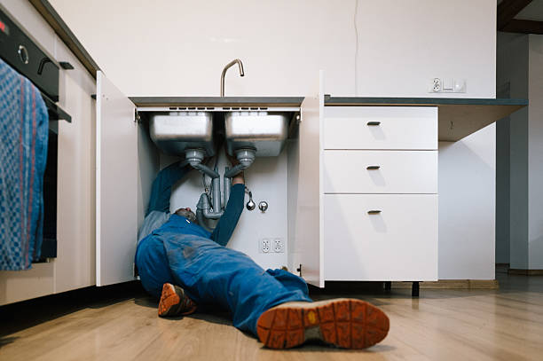 Professional Leak Detection technician working in Royalton, KY